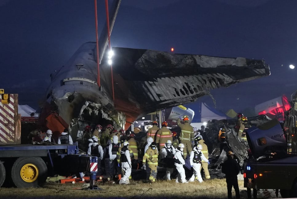 S. Korea to inspect Boeing aircraft as it struggles to find cause of plane crash