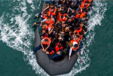 UK plans tough laws to fight people smugglers