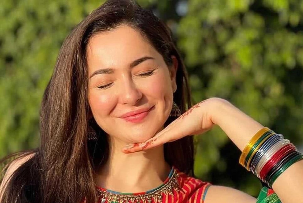 Hania Aamir describes India, Pakistan as ‘distant cousins’