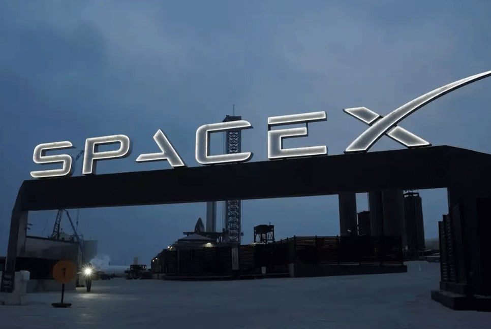 Italy in advanced talks with SpaceX for €1.5 billion secure telecom deal