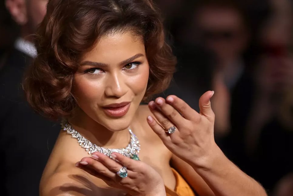 Zendaya sparks engagement rumors with diamond ring at Golden Globe Awards