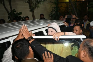 Khaleda Zia on her way to airport