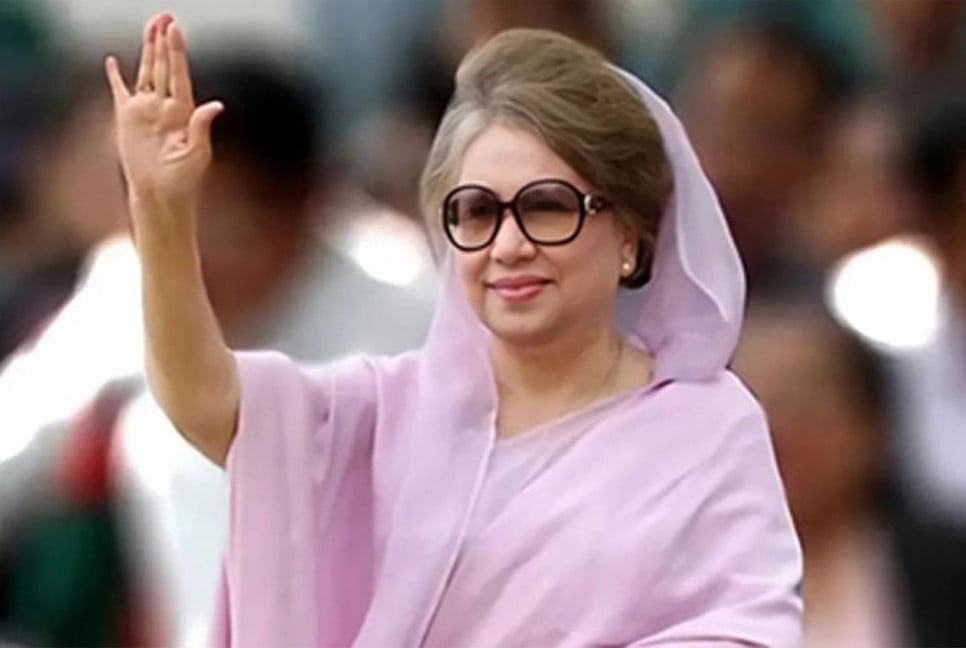 Khaleda Zia reaches London