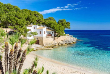 Spain plans 100 per cent tax for homes bought by non-EU residents