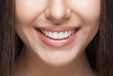 Dental care tips to keep teeth bright & white in winter