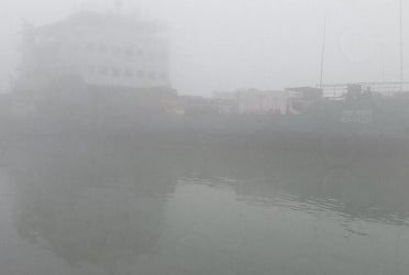 Ferry services in Padma, Jamuna rivers halted due to dense fog