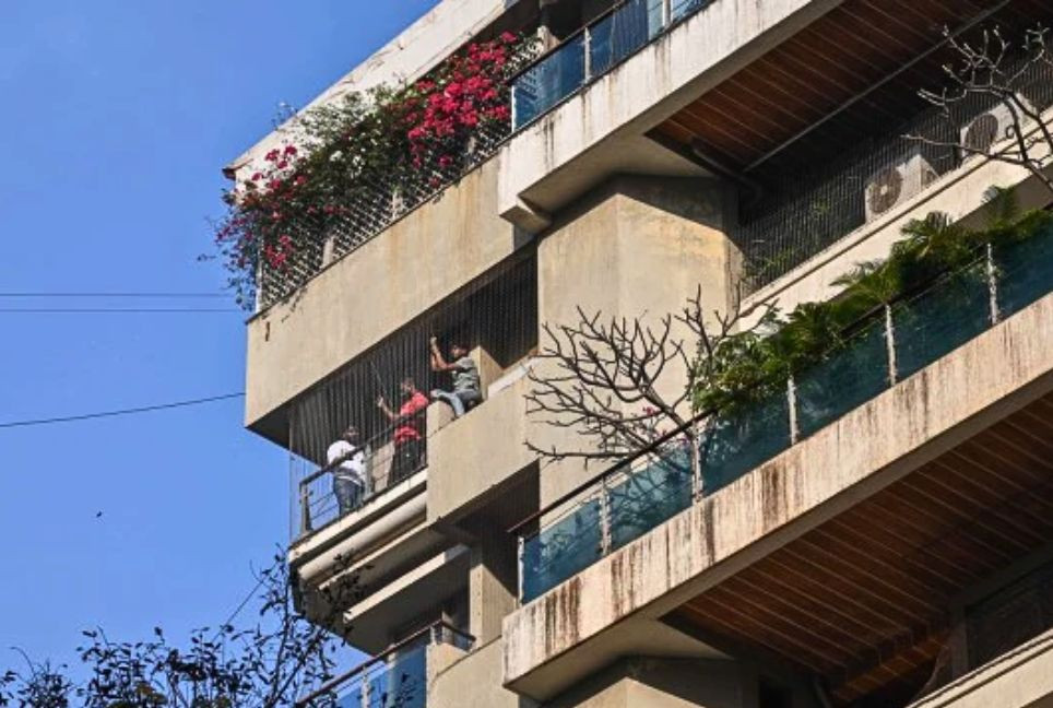 Saif-Kareena fences their balcony following stabbing incident