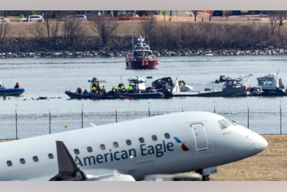 Black boxes found as officials examine staffing shortage in DC plane crash