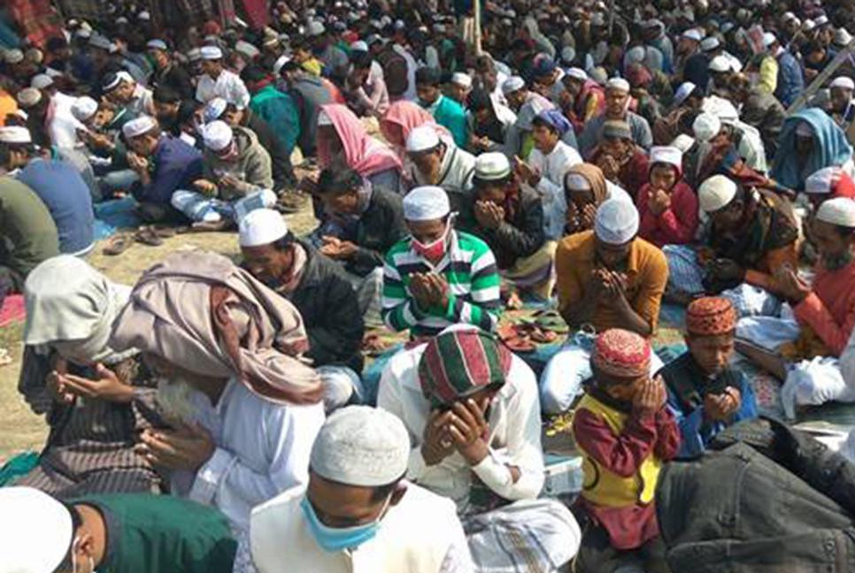 Devotees gather at Ijtema ground for Akheri Munajat