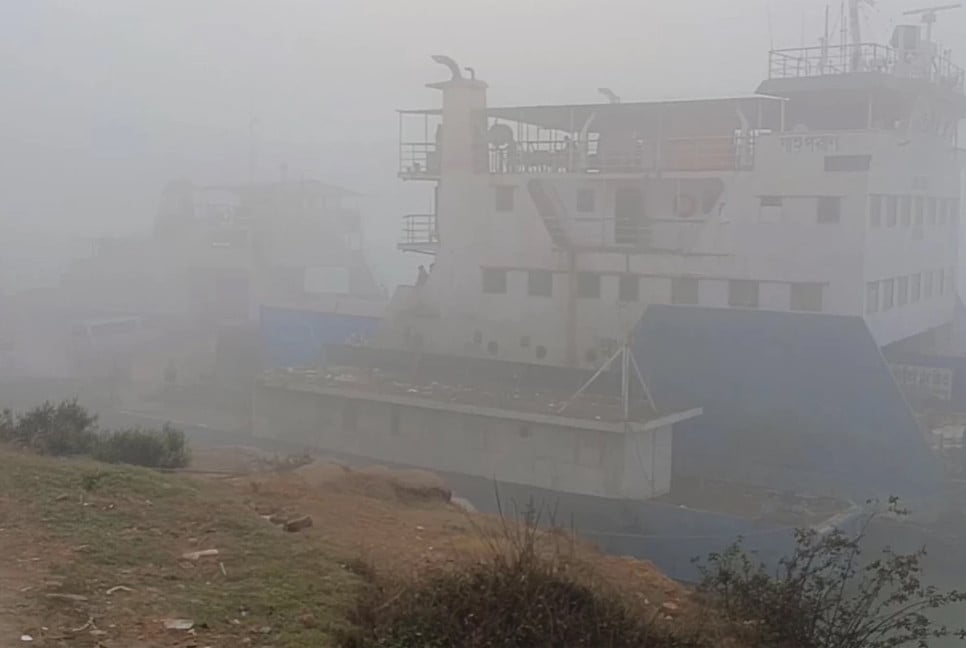 Ferry services halt on Aricha-Kazirhat, Paturia-Daulatdia routes due to thick fog