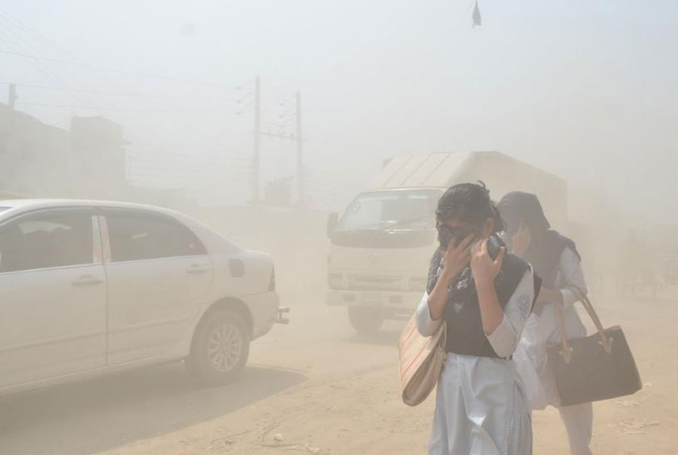 Dhaka ranks 1st for worst air quality Monday