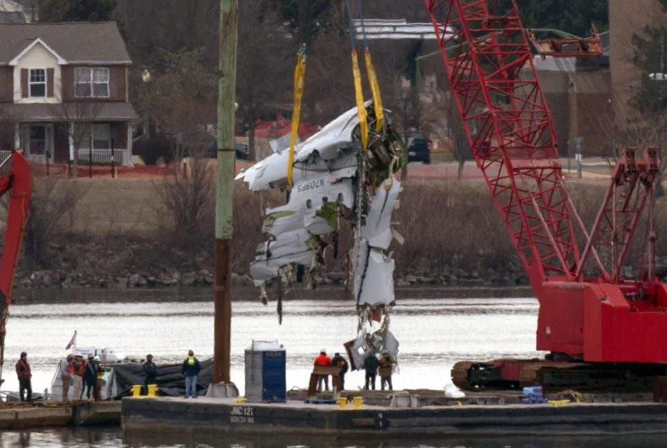 Washington plane crash: All 67 bodies recovered from Potomac River