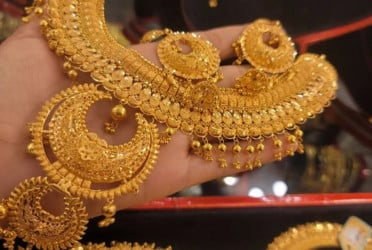 Gold prices soar historic high, Tk1.48 lakh per bhori.