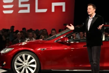 Musk risks putting EU buyers off Tesla: Analysts