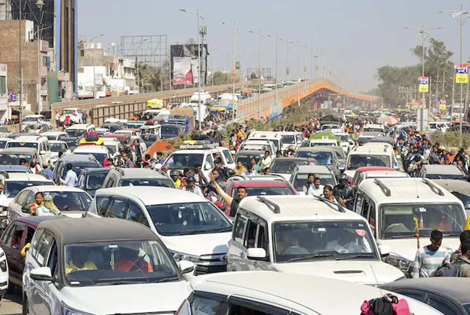 Maha Kumbh reportedly causing 300-km traffic