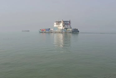 Dense fog halts ferry services on 2 routes for two hours