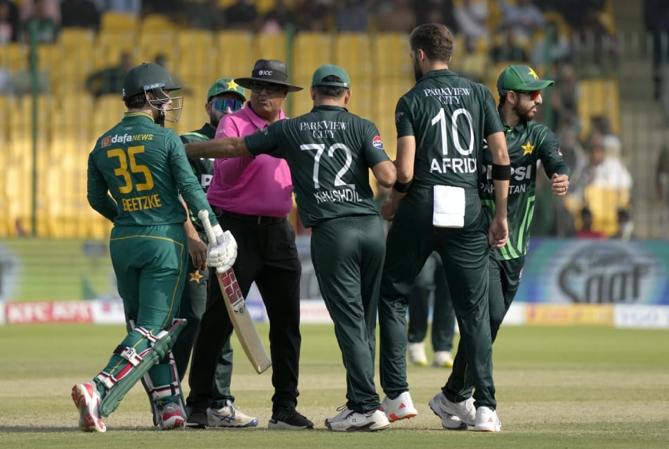 3 Pakistani players fined for conduct breaches in win over S. Africa