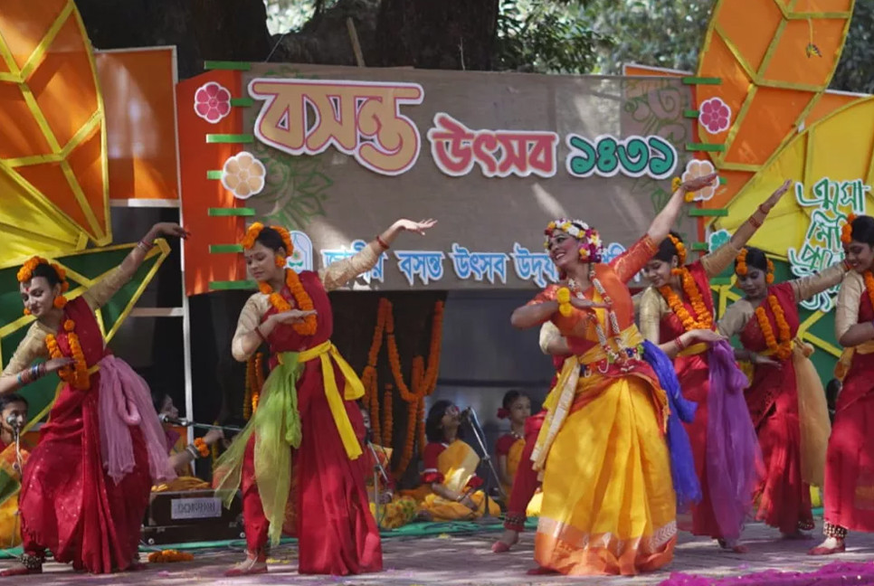 Love, Spring and Books— DU campus abuzz with triple festival