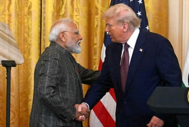 Trump offers top-end jets, trade deal to India in Modi bromance