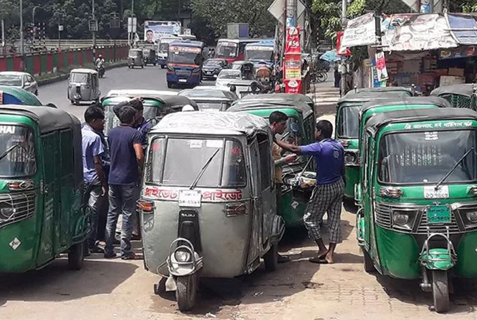 Govt halts metre-based fare system for CNG-run rickshaws