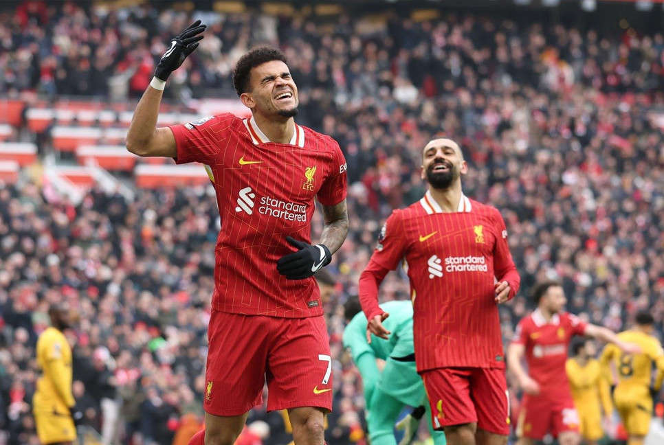 Diaz ends goal drought as Liverpool move seven points clear