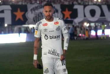 Neymar scores first goal since returning to Santos in Brazil