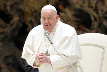 Pope remains in ‘critical’ condition