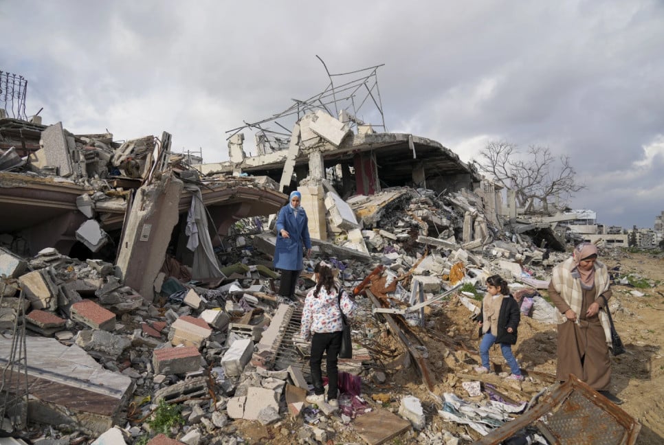 Palestinians struggle to restart their lives in the ruins of Gaza