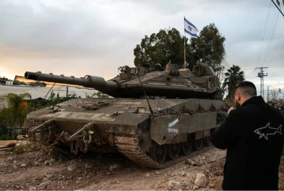 Israeli tanks roll into Jenin, Palestinians prepare for lengthy invasion