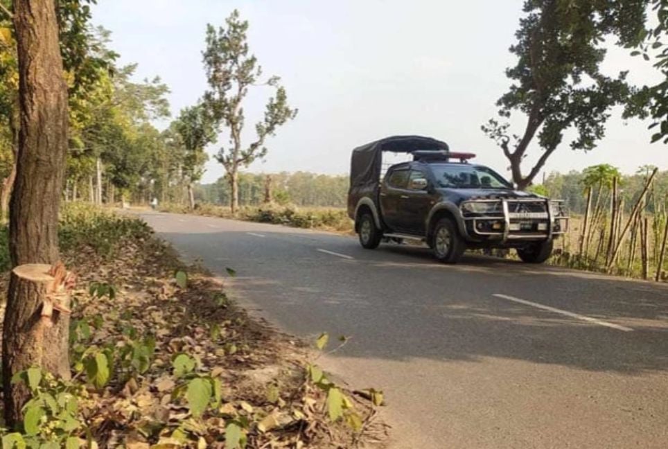 School bus convoy on study trip robbed in Tangail