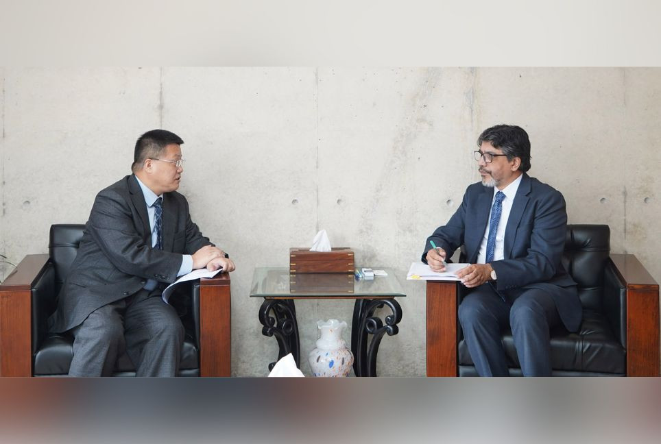 Chinese envoy discusses various issues with foreign secy