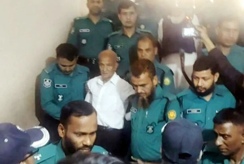 Kamal Majumder announces resignation from AL in court
