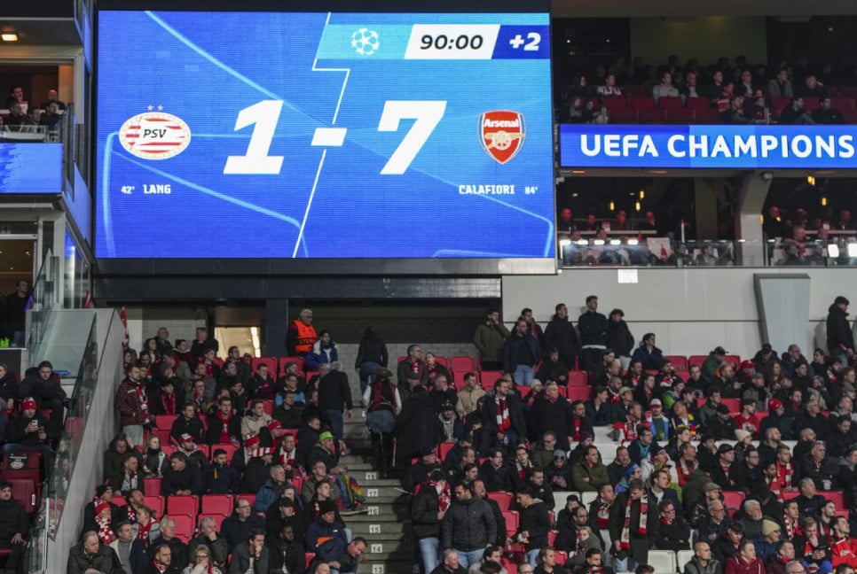 Teenagers shine as Arsenal earns record away win in the Champions League