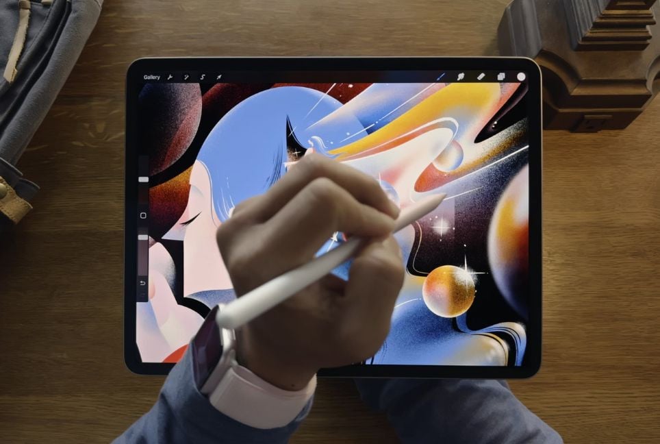 Apple unveils new iPad Air with AI features