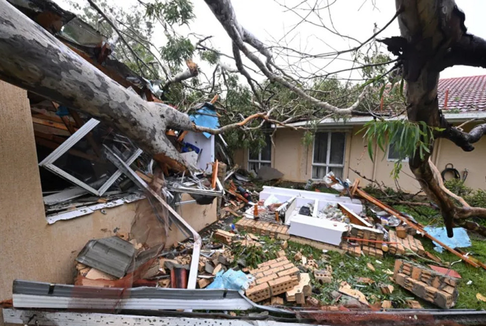 Australians ‘prepare for worst’ as Cyclone Alfred nears landfall