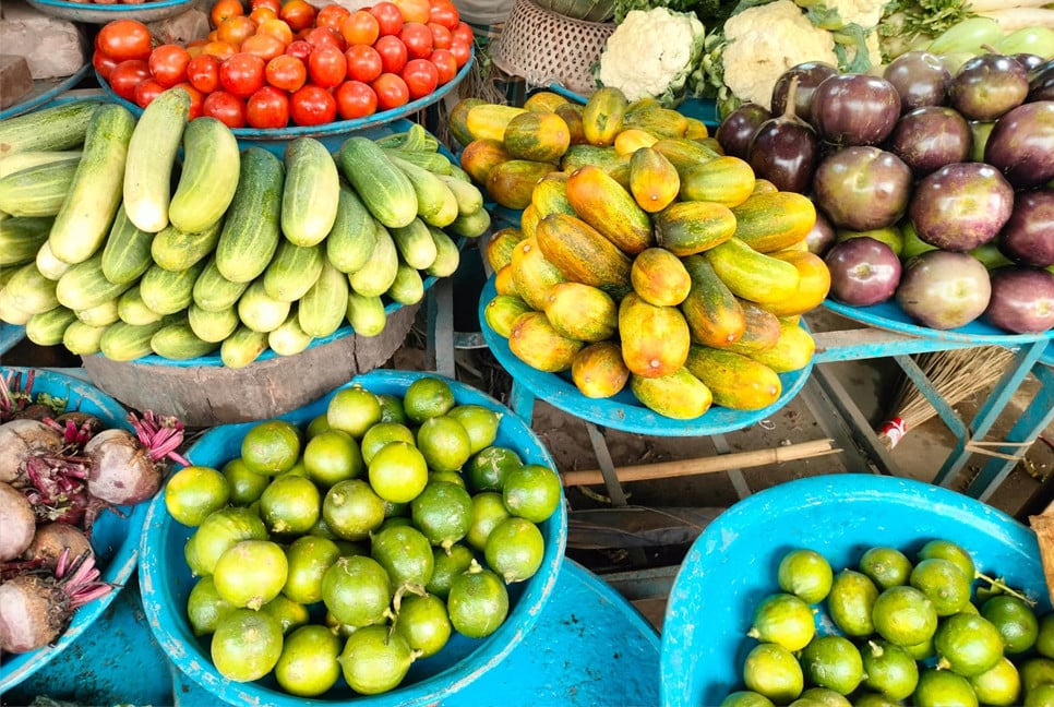 Market prices calm after initial surge at the start of Ramadan