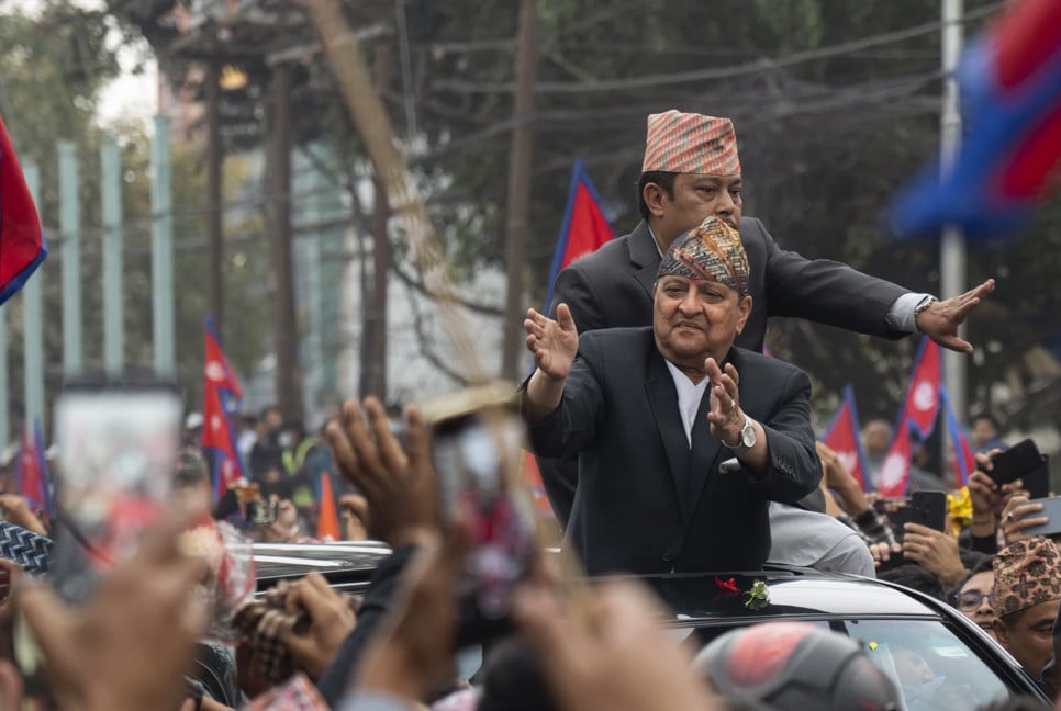 Thousands of Nepalese want monarchy back!