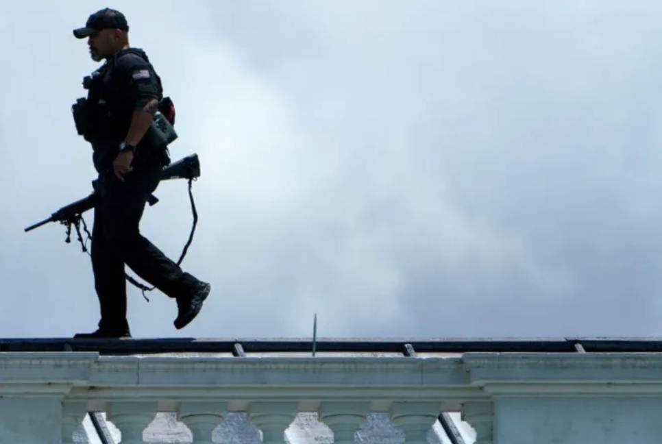 US Secret Service shoots armed man outside White House