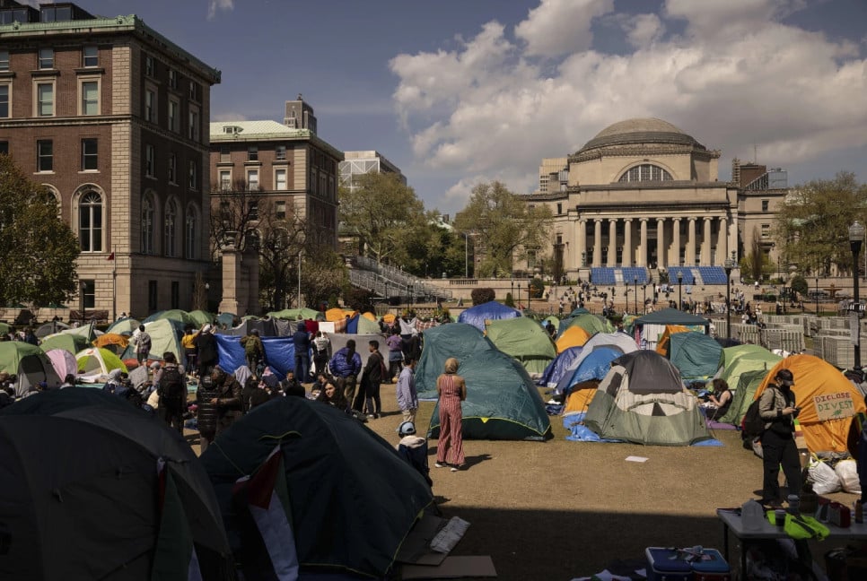 Trump demands unprecedented control at Columbia, alarming scholars