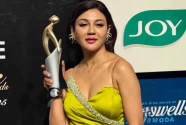 Jaya Ahsan wins ‘Filmfare’ award for 'traditional queen' of the year