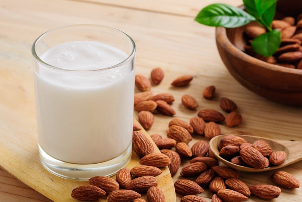 8 ingredients to boost the nutritional value of milk