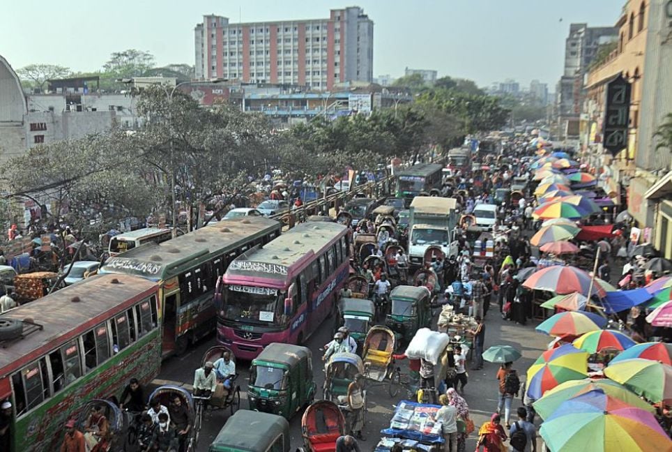 Eid shopping rush, brief rain trigger Dhaka’s traffic