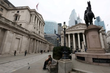 Bank of England set to hold rate as unemployment steadies