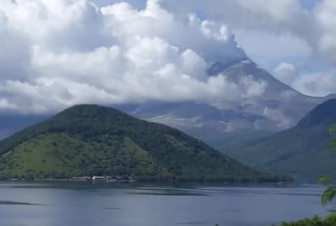 Indonesia’s Mount Lewotobi Laki Laki volcano erupts, alert level raised