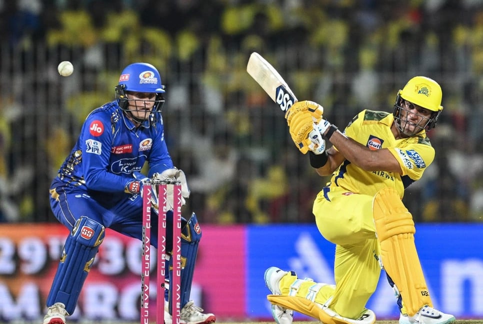 Ravindra, Noor help Chennai down Mumbai in IPL blockbuster