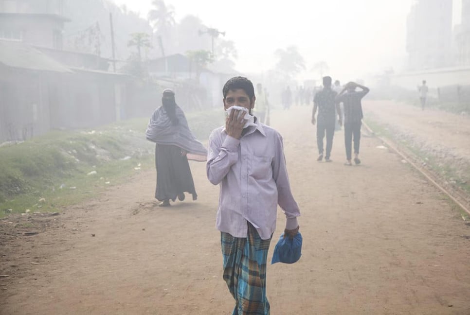 'Unhealthy' air in Dhaka persists