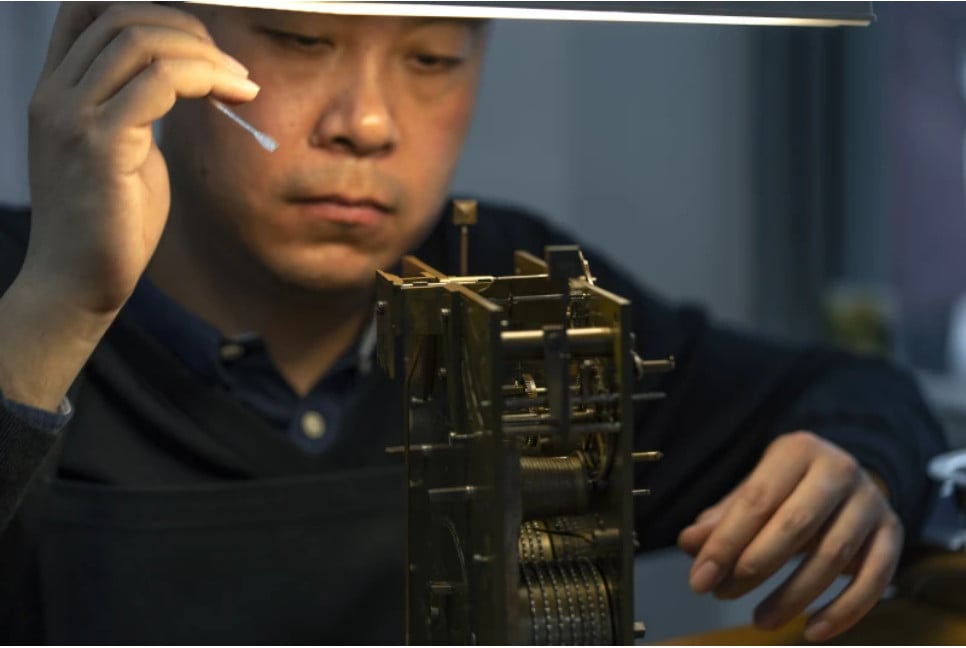 A mix of science and tradition helps restore relics in China’s Forbidden City