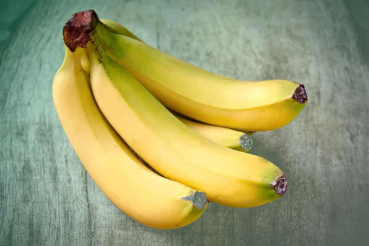 Doctors recommend eating 1 banana daily to help control blood pressure