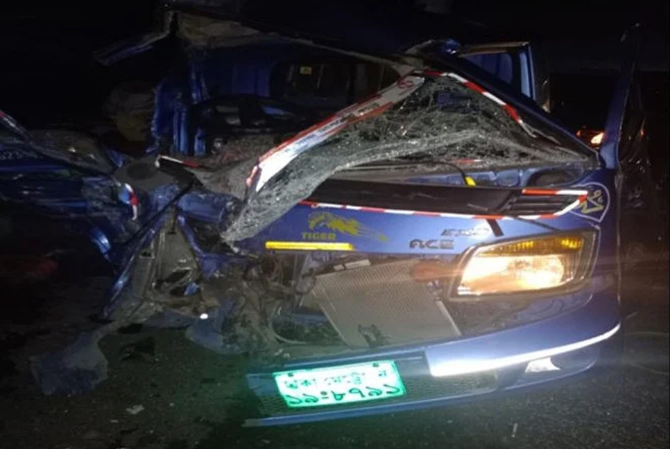 Truck-pickup collision kills 4 in Habiganj