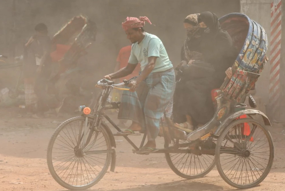 Dhaka’s air quality continues to be ‘unhealthy’